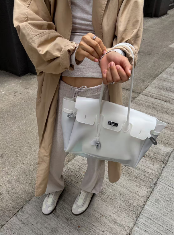 WHITE JELLY FIRKIN TOTE BAG